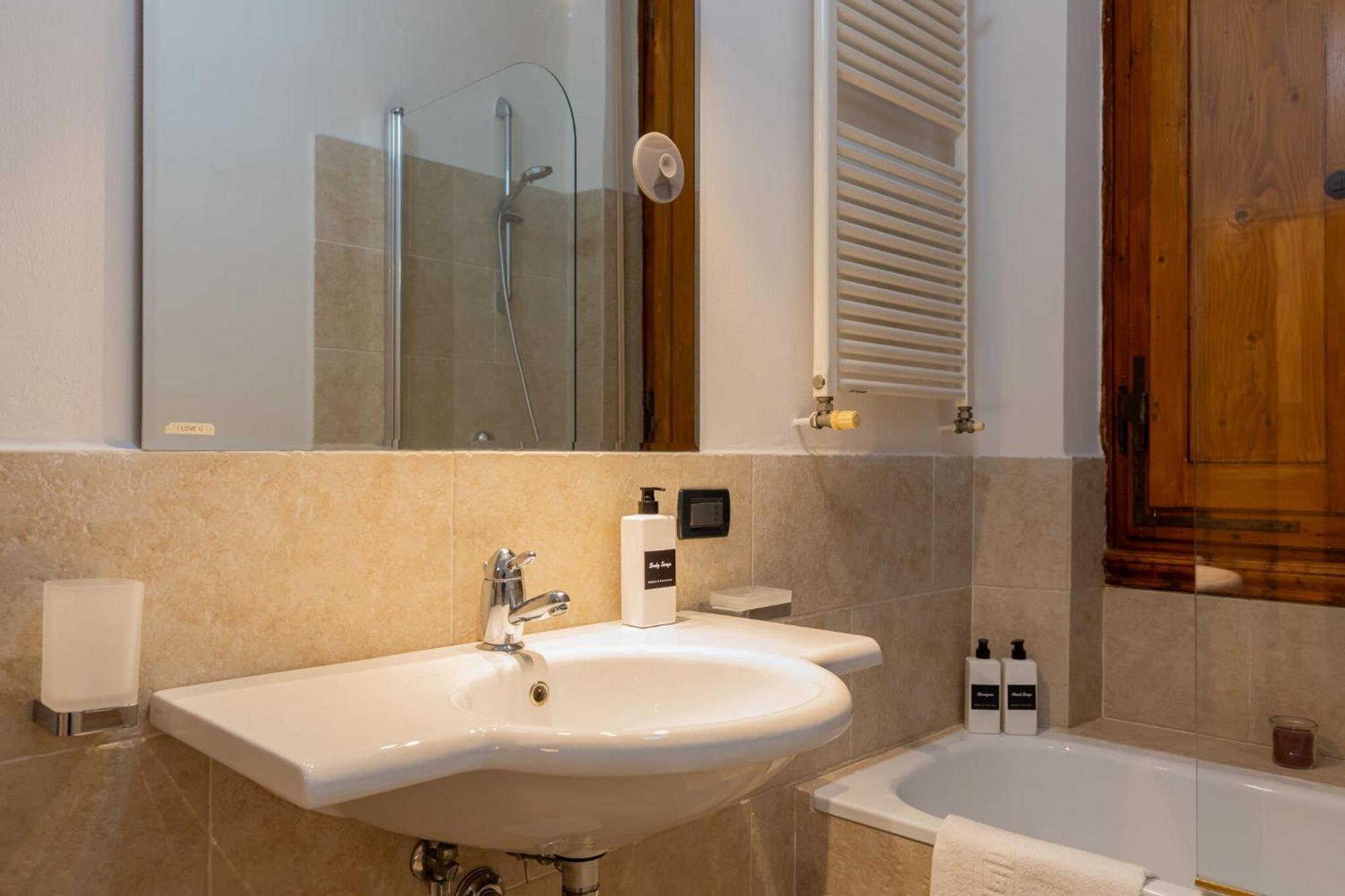 Appartamento 2 Da Letto A Campo Di Marte Firenze